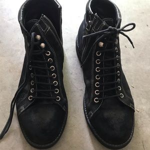 Donald Pliner  men black boots